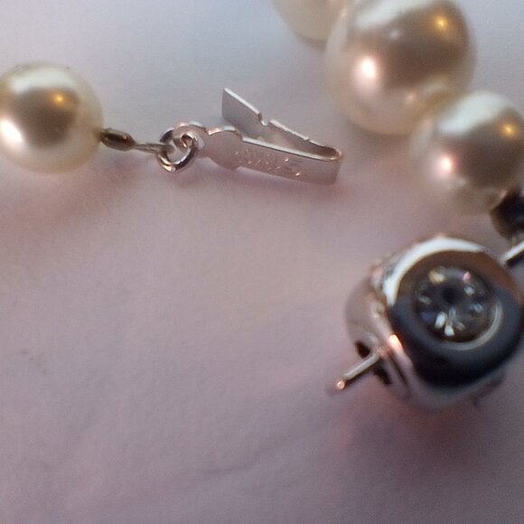 Lot 13 Vintage Faux Pearl Necklaces, Some signed, Gold Plated, Filled - Picture 7 of 11